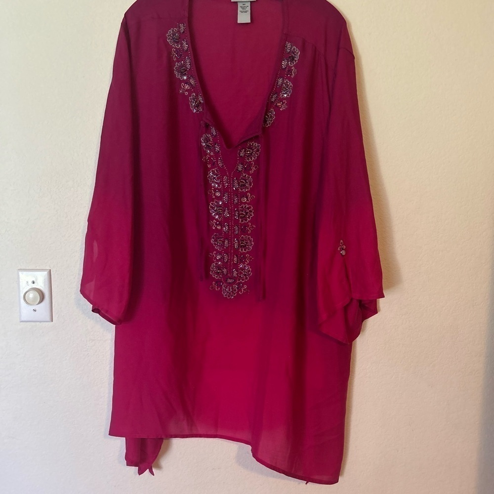Catherine's 4X ombré Fuchsia Slit Neck bead Emborded Quarter Sleeve Top/Tunic